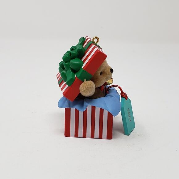 1993 Hallmark A Childs Christmas Keepsake Handcrafted Holiday Ornament. - Picture 5 of 7